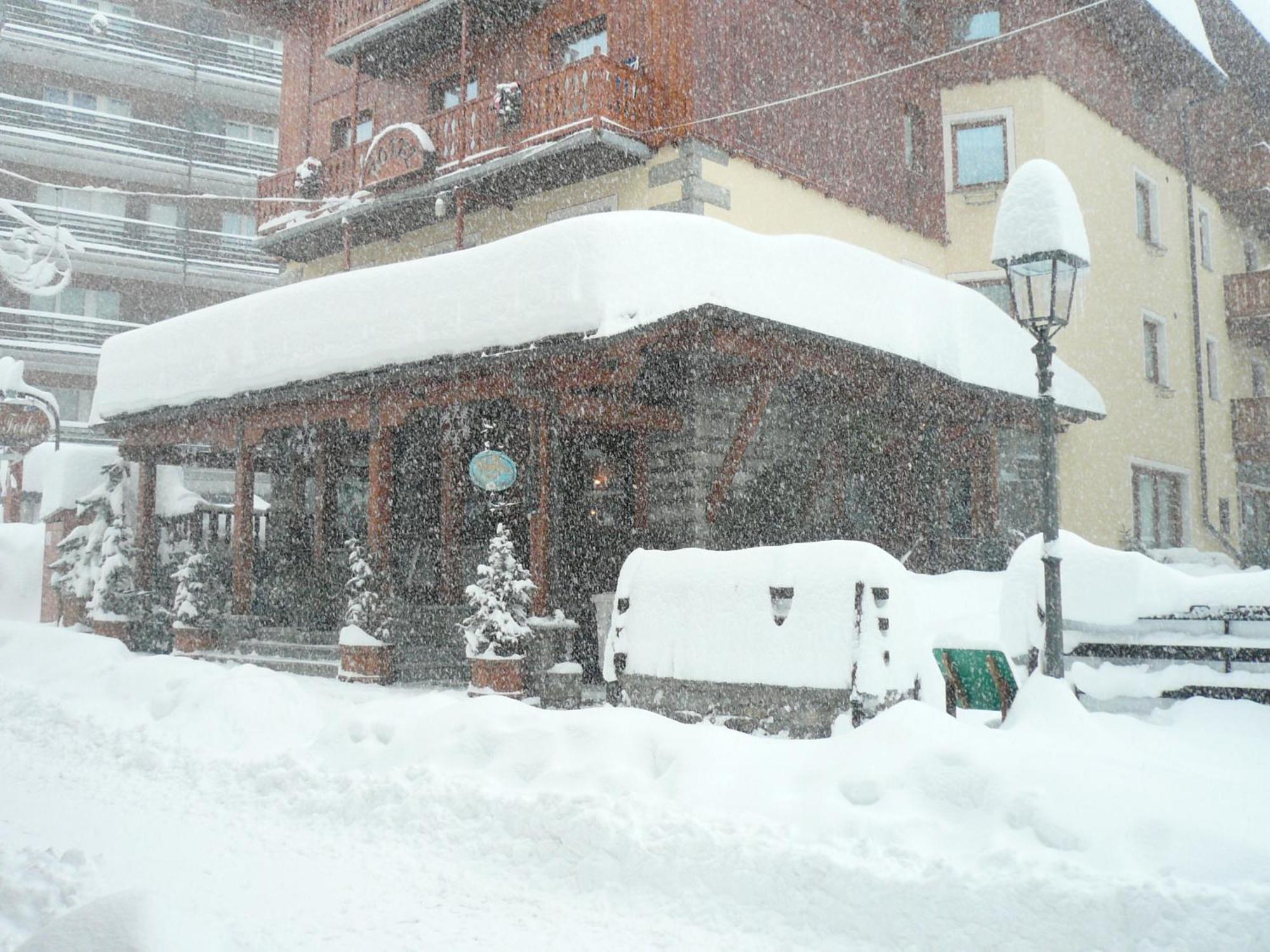 Hotel Mignon Breuil-Cervinia Extérieur photo