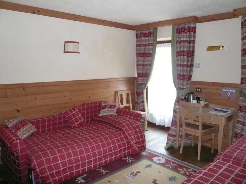Hotel Mignon Breuil-Cervinia Extérieur photo